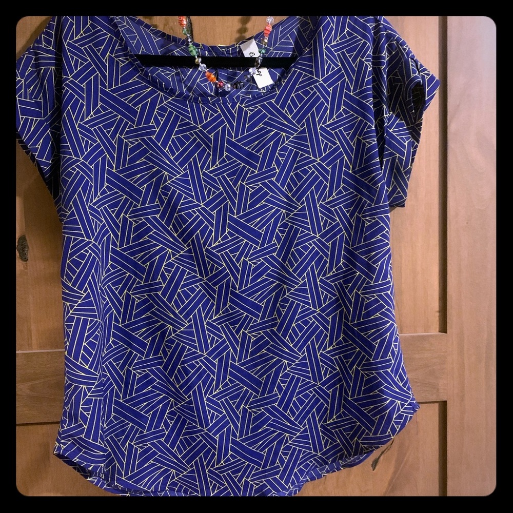 EUC Eunishop Geometric blue and yellow top